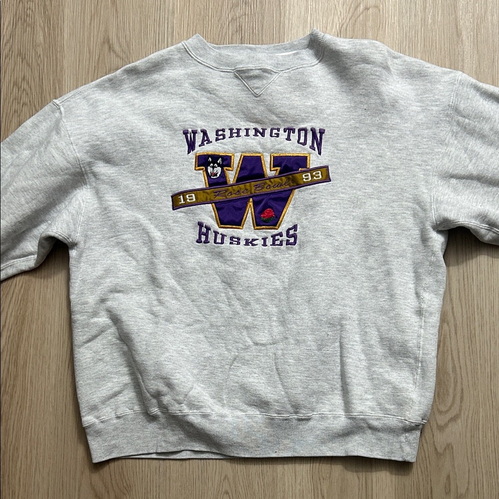 90s Vintage University of Washington Huskies Gray/Purple Crewneck Sweatshirt